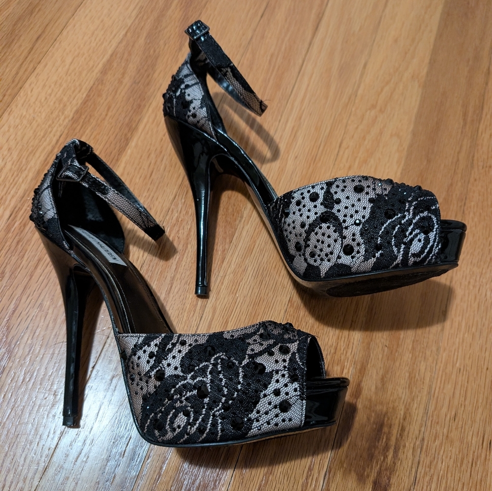 EUC Steve Madden Black Lace High Heels (Women's 9)